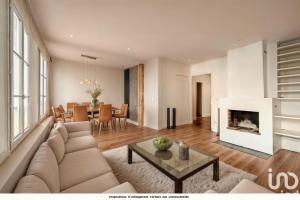Picture of listing #327776960. Appartment for sale in Paris