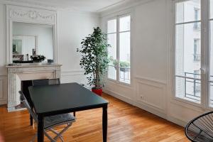 Picture of listing #327798557. Appartment for sale in Paris