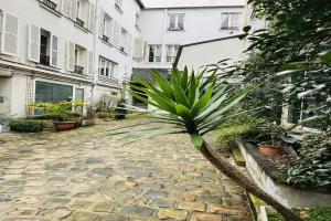 Picture of listing #327798631. Appartment for sale in Paris