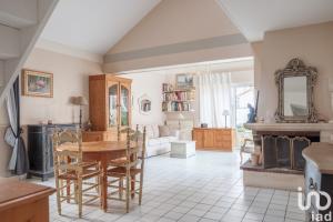 Picture of listing #327804608. House for sale in Savigny-le-Temple