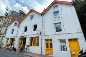 Picture of listing #327809384. Appartment for sale in Dinard