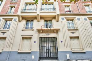 Picture of listing #327809443. Appartment for sale in Versailles