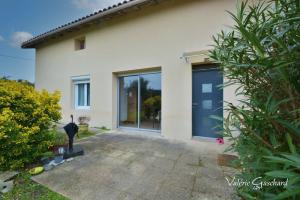 Picture of listing #327839629. House for sale in Saint-Médard-de-Guizières