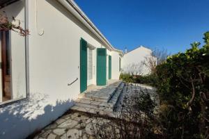 Picture of listing #327841382. House for sale in La Brée-les-Bains