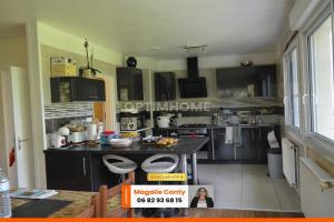 Thumbnail of property #327844100. Click for details