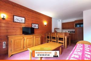 Picture of listing #327863081. Appartment for sale in Aussois