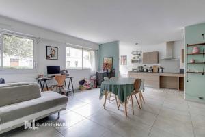 Picture of listing #327863372. Appartment for sale in Marseille