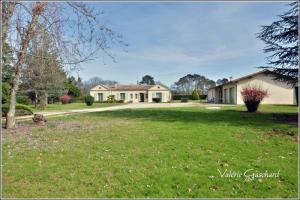 Thumbnail of property #327867093. Click for details