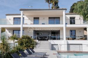 Picture of listing #327889036. House for sale in Antibes
