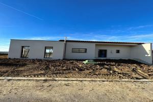 Thumbnail of property #327915044. Click for details