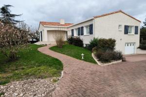 Picture of listing #327949718. House for sale in Les Landes-Genusson