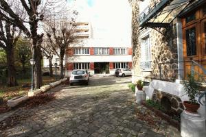 Picture of listing #327949741. Building for sale in Bagnolet