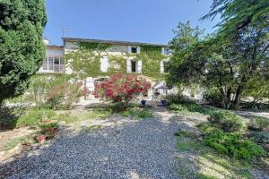 Picture of listing #327973781. House for sale in Saint-Saturnin-lès-Avignon