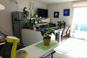 Picture of listing #327979874. Appartment for sale in Royan