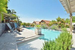 Picture of listing #327997417. House for sale in Marseille