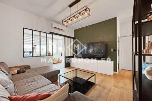 Picture of listing #327997489. Appartment for sale in Marseille