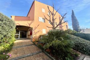 Picture of listing #328024137. Appartment for sale in Bandol