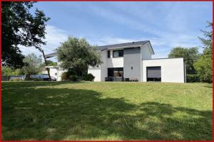 Thumbnail of property #328062551. Click for details