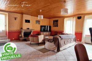 Picture of listing #328088465. House for sale in Baillé