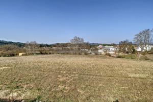 Thumbnail of property #328090570. Click for details