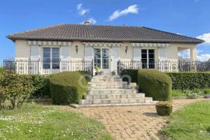 Picture of listing #328130256. House for sale in Larçay