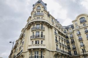 Picture of listing #328131009. Appartment for sale in Paris