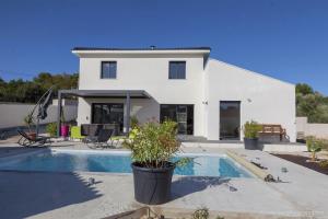 Picture of listing #328133238. House for sale in Salon-de-Provence