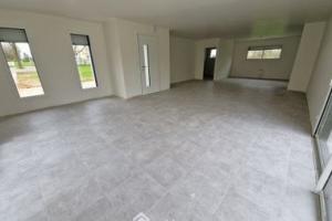 Thumbnail of property #328170280. Click for details