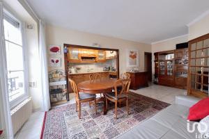 Picture of listing #328176372. Appartment for sale in Paris