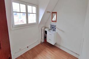 Picture of listing #328204623. Appartment for sale in Paris