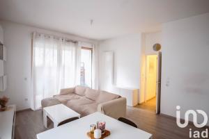 Picture of listing #328215691. Appartment for sale in Villejuif
