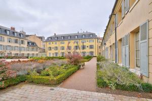 Picture of listing #328261080. Appartment for sale in Versailles