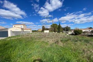 Picture of listing #328279298. Land for sale in Uzès