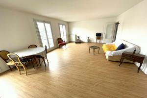Picture of listing #328298262. Appartment for sale in Saint-Cyr-l'École