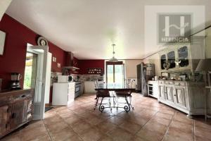 Thumbnail of property #328305601. Click for details