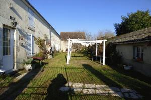 Picture of listing #328340891. Appartment for sale in Jargeau