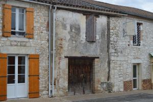 Picture of listing #328389572. Building for sale in Duras