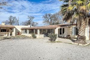 Picture of listing #328408042. House for sale in Arles