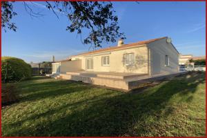 Picture of listing #328468078. House for sale in Givrand