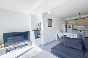 Picture of listing #328503815. Appartment for sale in Cannes