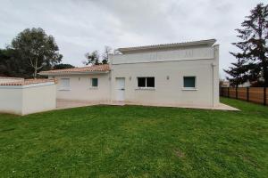 Picture of listing #328544554. House for sale in Saint-Loubès