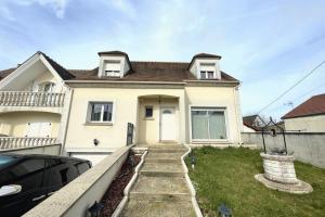 Picture of listing #328560125. House for sale in Viry-Châtillon