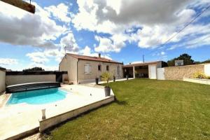 Picture of listing #328622405. House for sale in Dompierre-sur-Mer