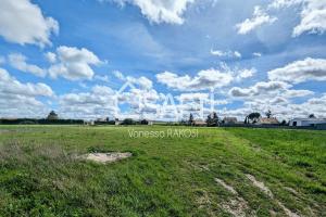 Picture of listing #328664484. Land for sale in Saint-Jean-d'Angély