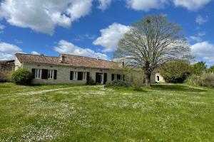 Picture of listing #328713116. House for sale in Duras