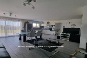 Picture of listing #328718019. House for sale in Saint-André-de-Cubzac