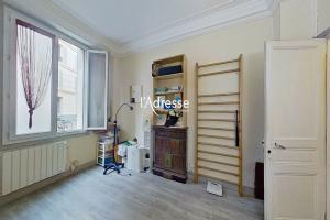 Picture of listing #328718093. Appartment for sale in Paris