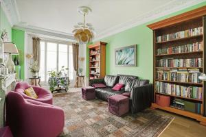 Picture of listing #328745227. Appartment for sale in Paris