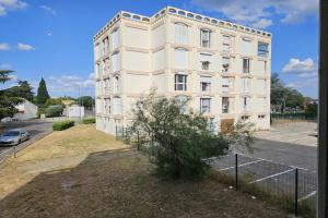 Picture of listing #328749791. Appartment for sale in Nîmes