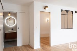 Picture of listing #328785436. Appartment for sale in Paris
